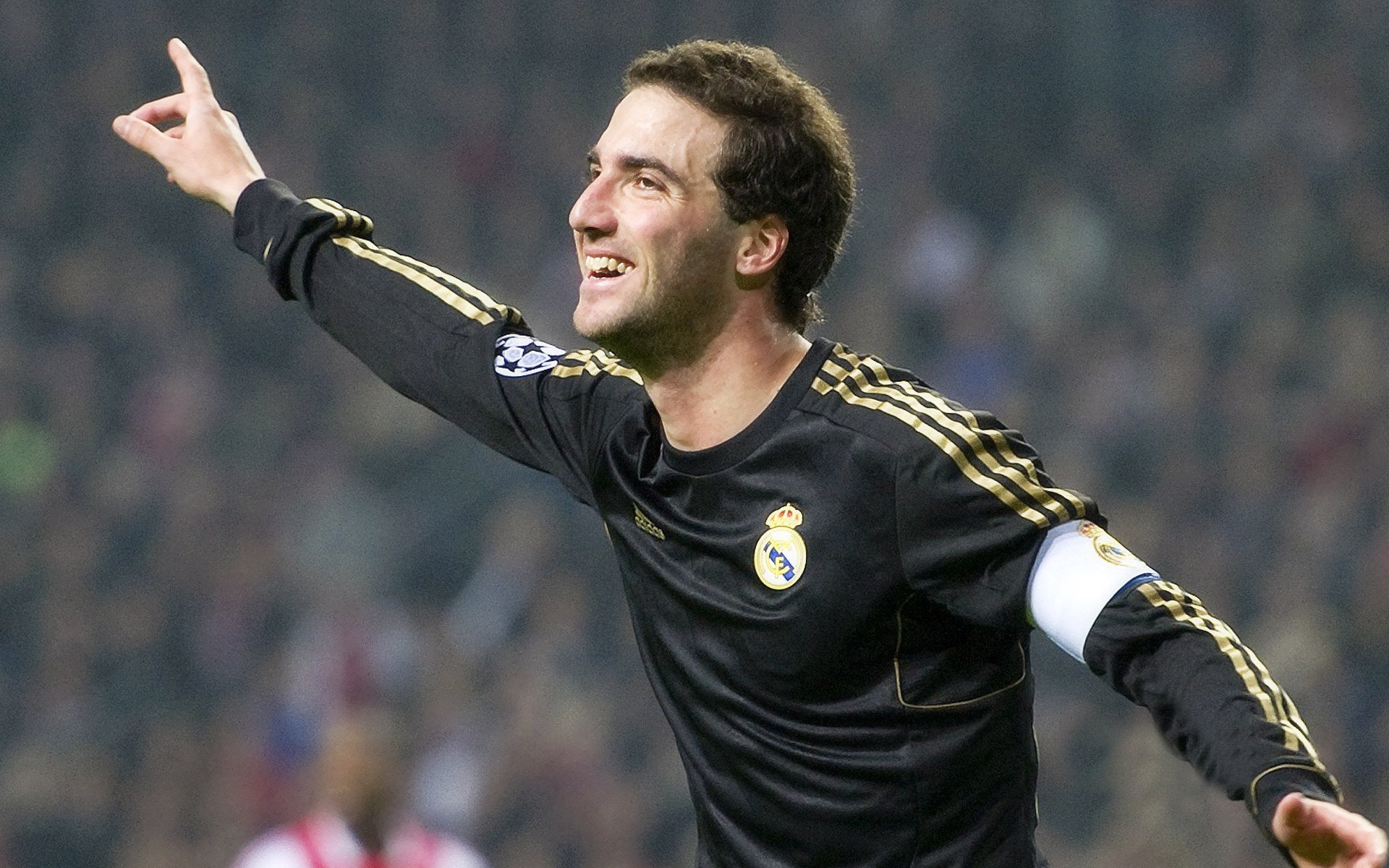 世界足球转会费排行更新