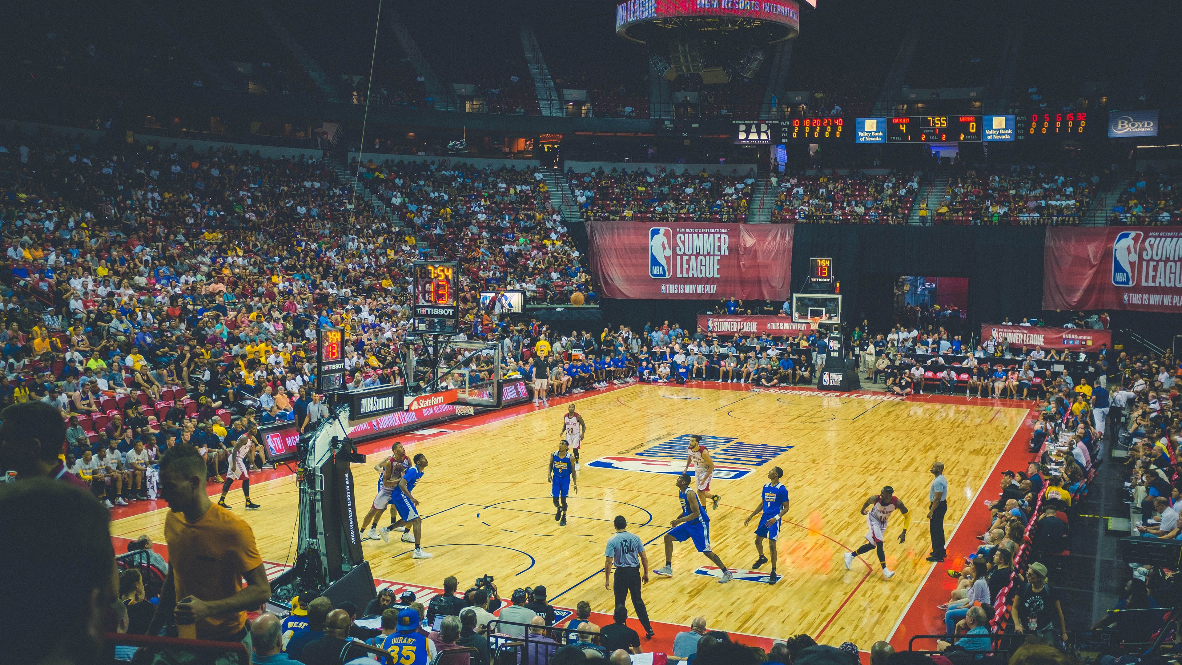 羽毛球巡回赛持续进行